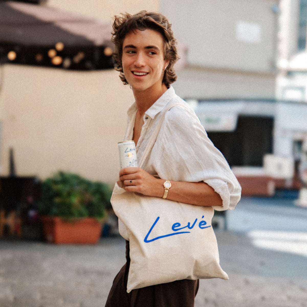 Levé Tote